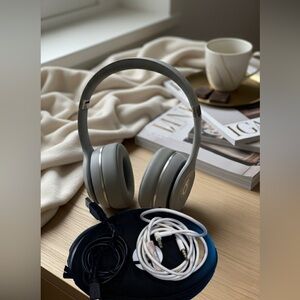 Beats Solo3 Wireless On-Ear Headphones Asphalt Gray - Beats by Dr Dre